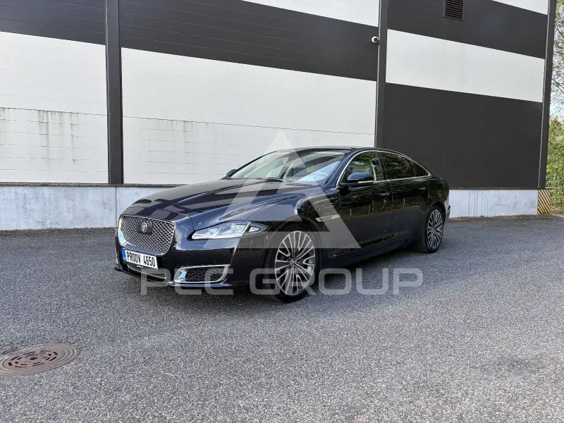2017 Jaguar XJ