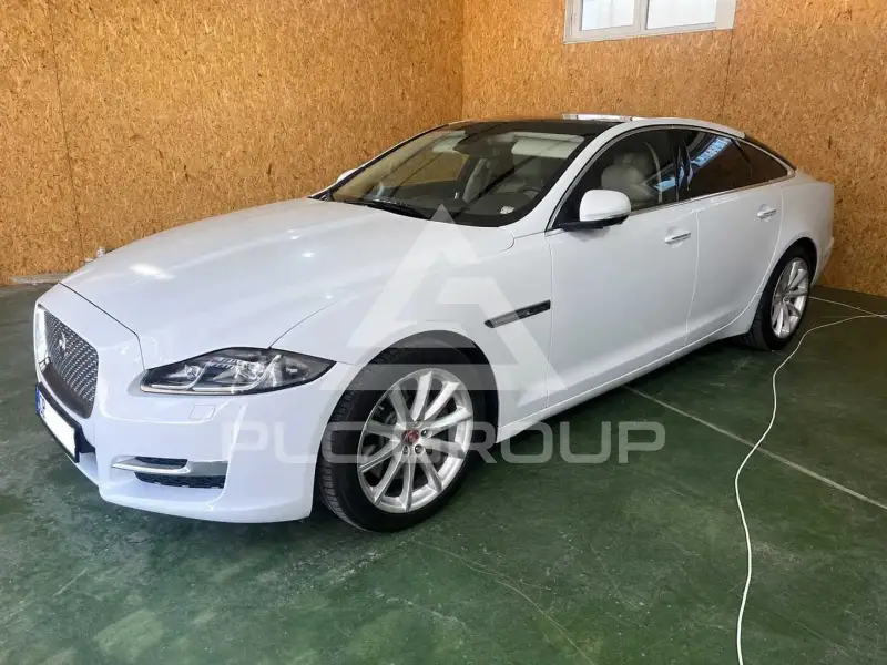 2017 Jaguar XJ