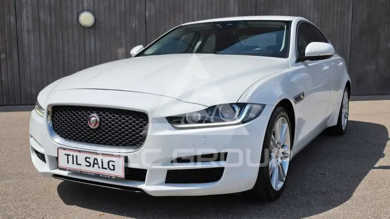 2017 Jaguar XE