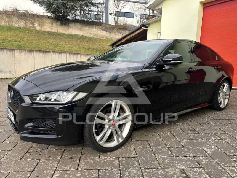 2017 Jaguar XE