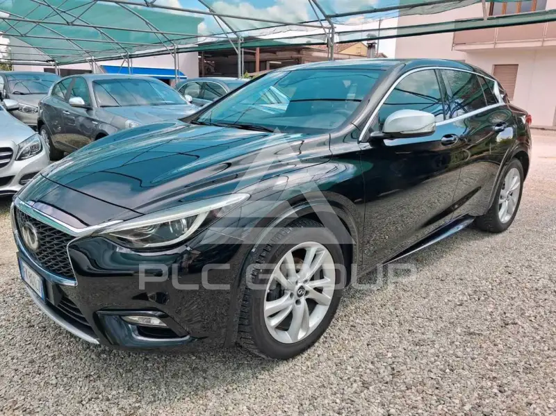 2017 Infinity Q30