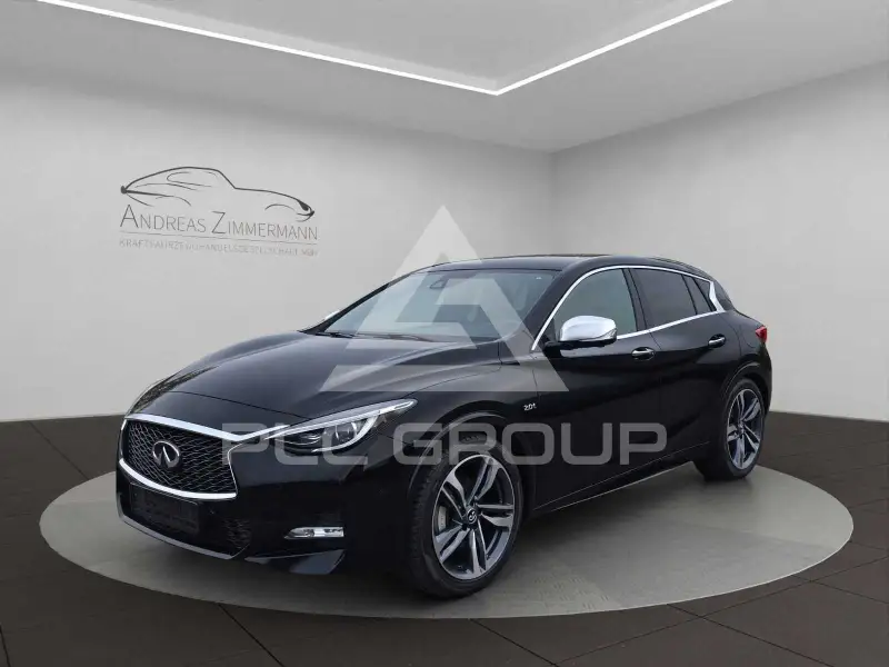 2017 Infinity Q30