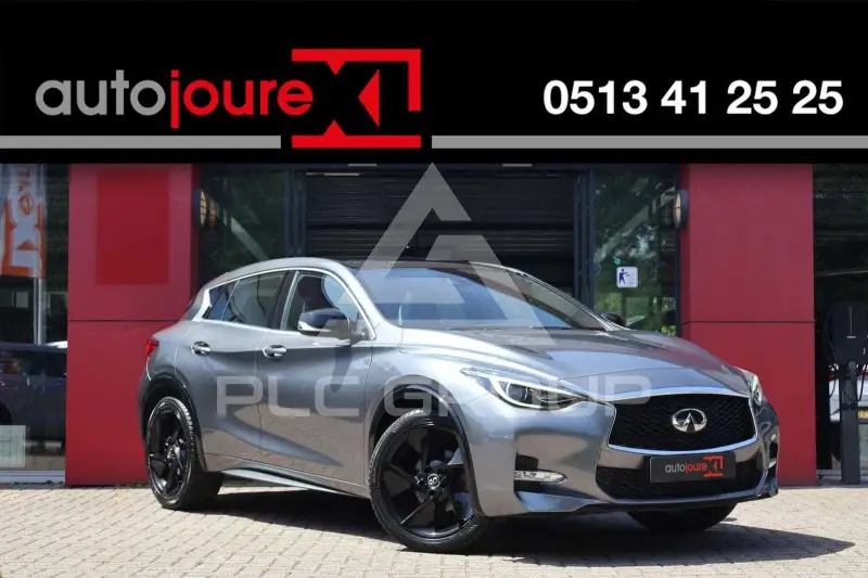 2017 Infinity Q30
