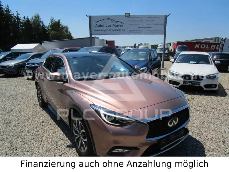 2017 Infinity Q30