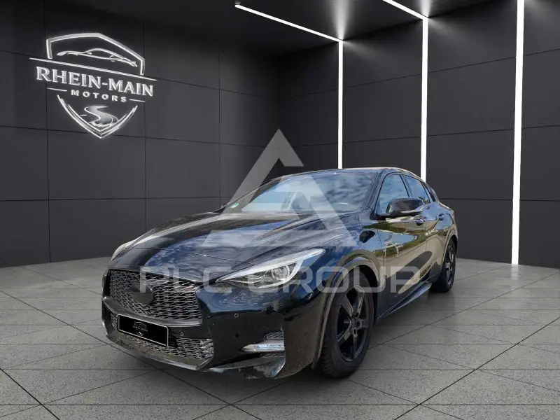 2017 Infinity Q30