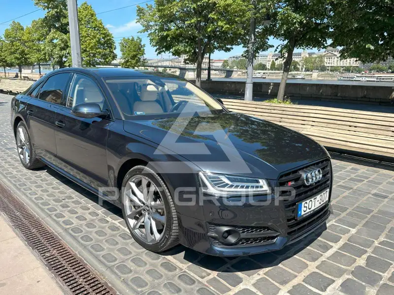 2017 Audi S8