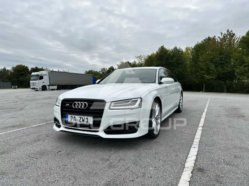 2017 Audi S8