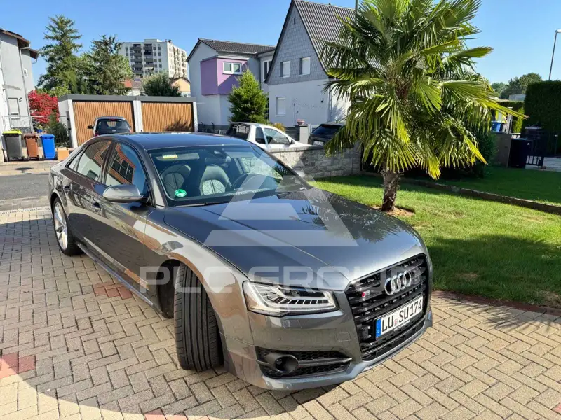 2017 Audi S8