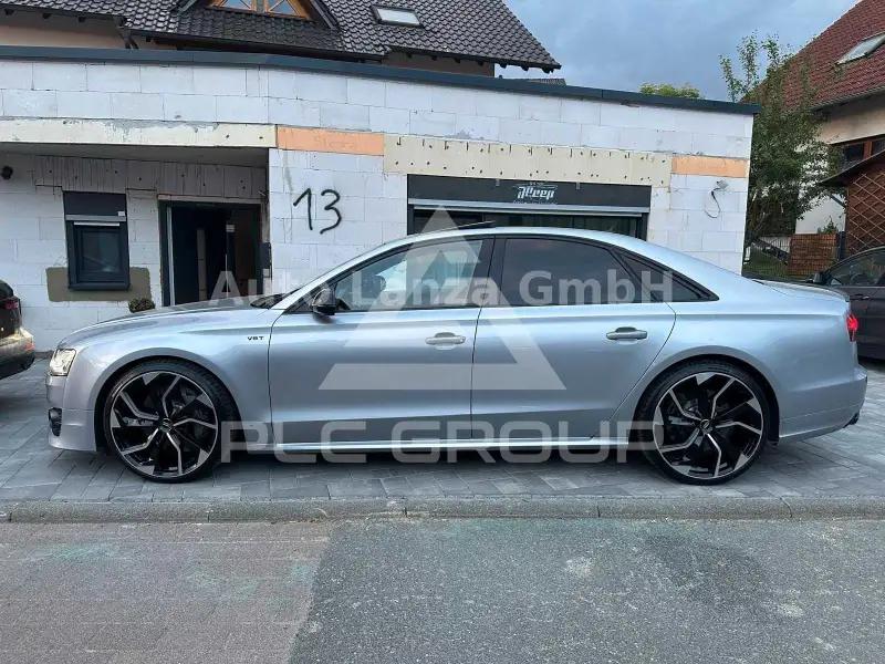 2017 Audi S8