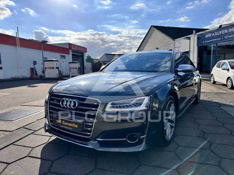 2017 Audi S8