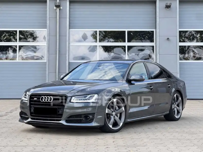 2017 Audi S8