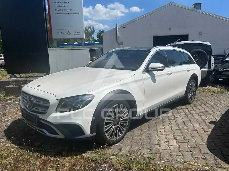2017 Mercedes Benz E 220