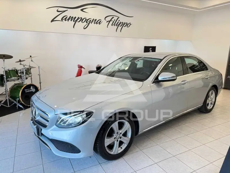 2017 Mercedes Benz E 220