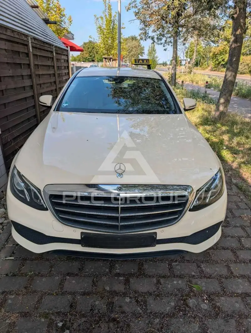 2017 Mercedes Benz E 220