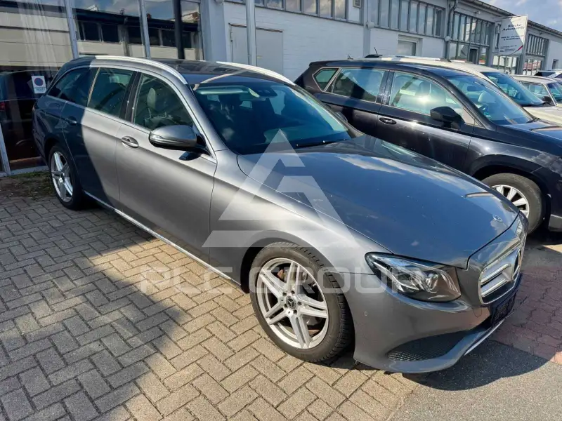 2017 Mercedes Benz E 220