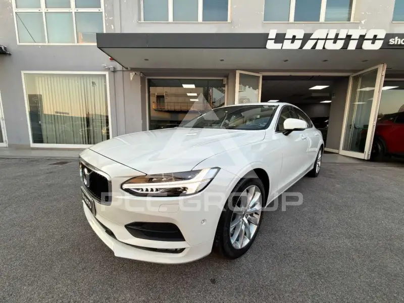 2017 Volvo S90