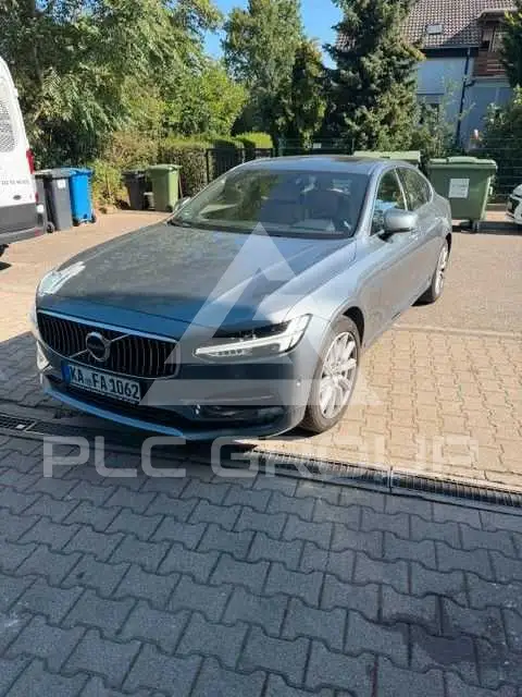 2017 Volvo S90
