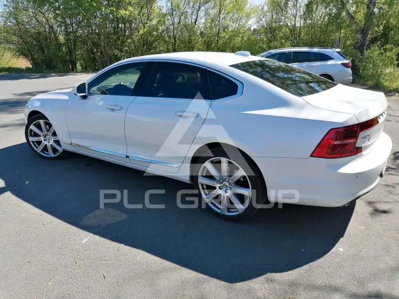 2017 Volvo S90