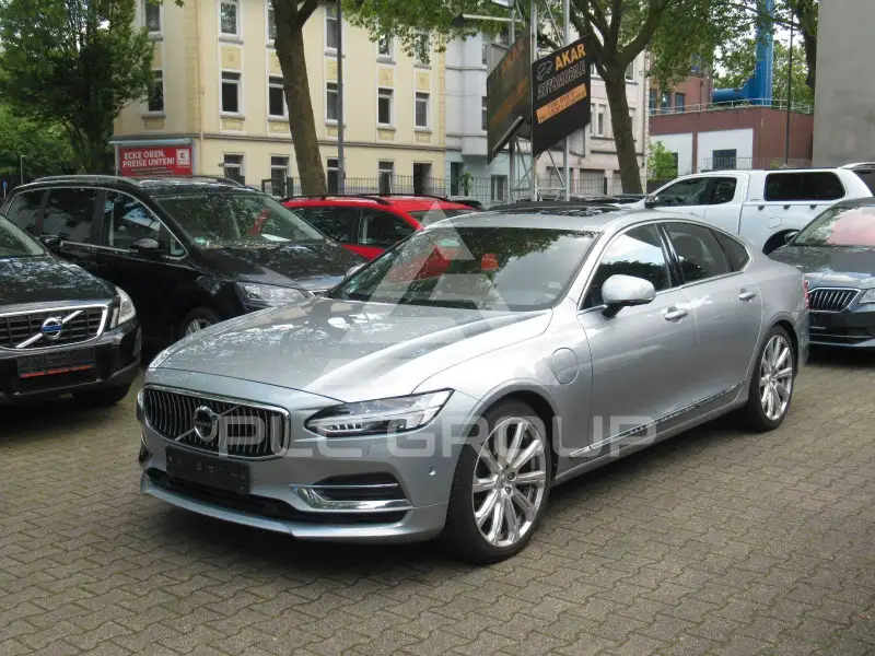 2017 Volvo S90