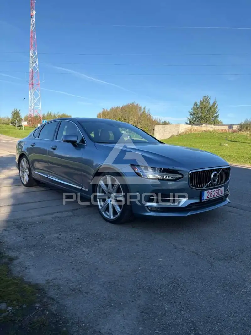 2017 Volvo S90