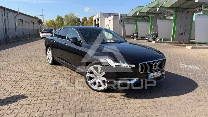 2017 Volvo S90