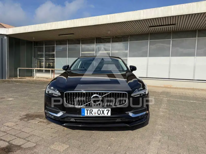 2017 Volvo S90