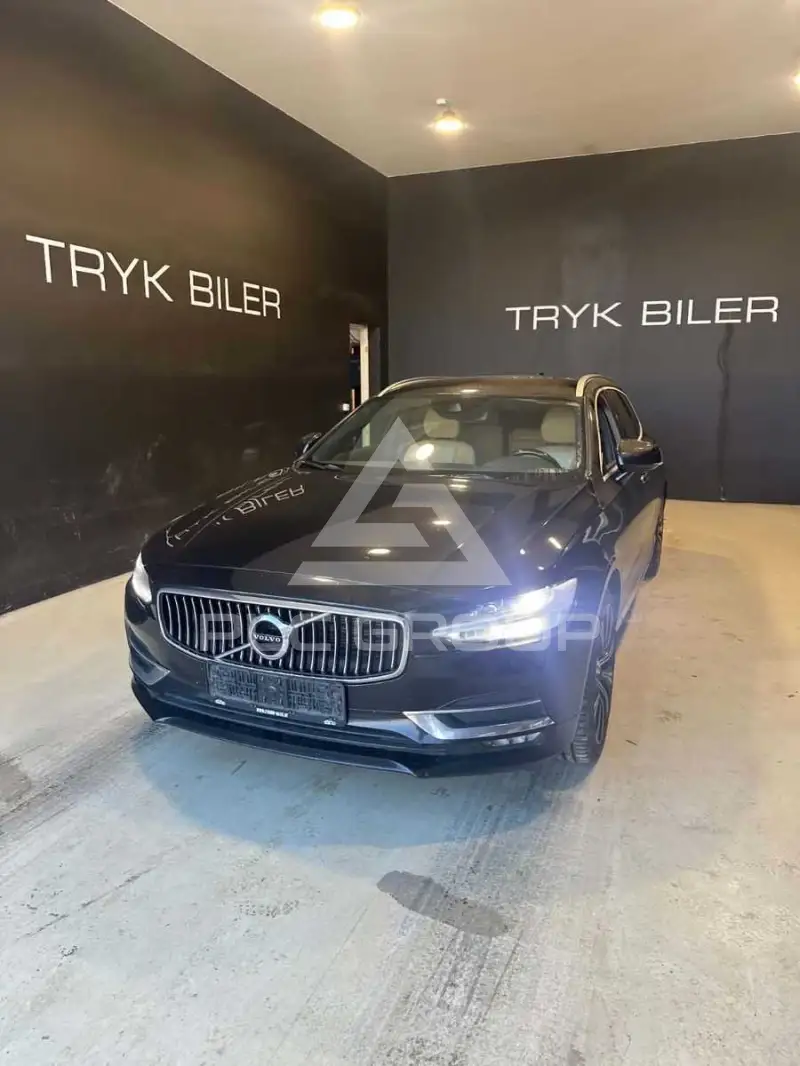 2017 Volvo V90