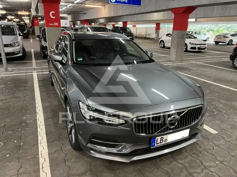 2017 Volvo V90