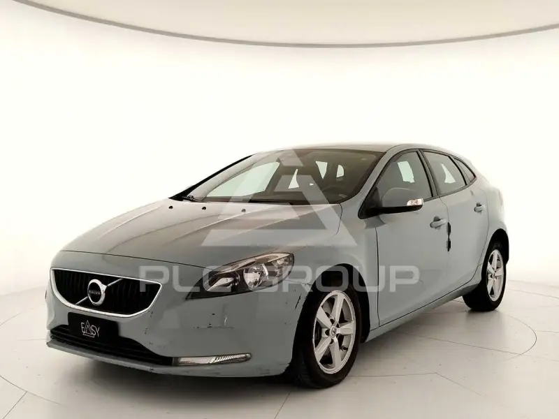 2017 Volvo V40