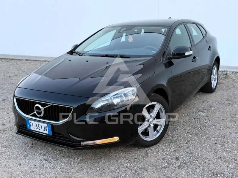 2017 Volvo V40