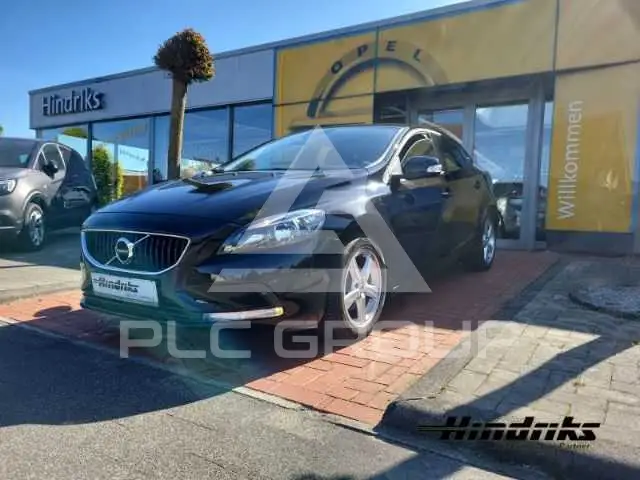 2017 Volvo V40