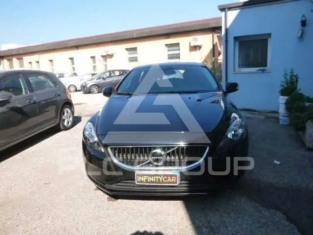 2017 Volvo V40