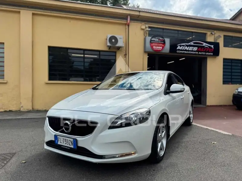 2017 Volvo V40