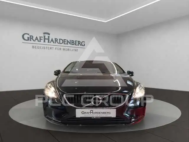 2017 Volvo V40