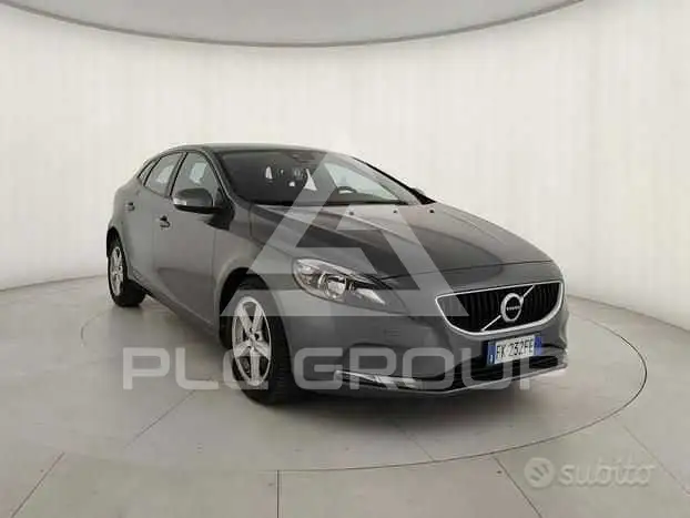 2017 Volvo V40