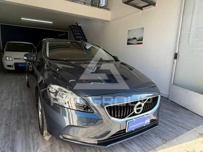 2017 Volvo V40