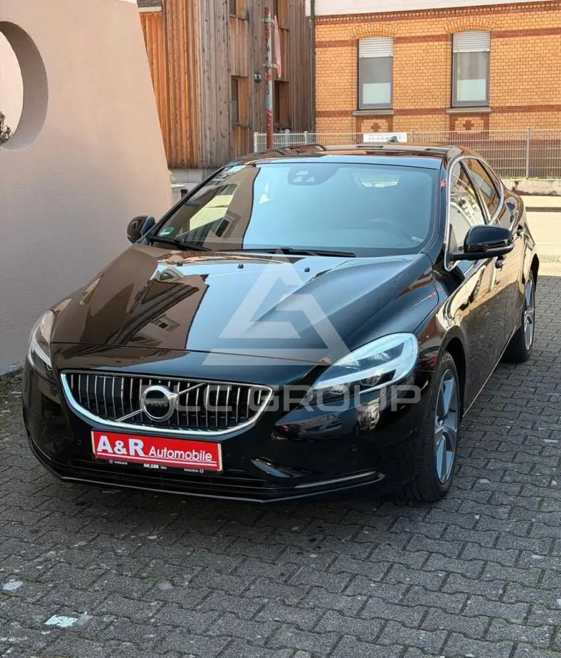 2017 Volvo V40