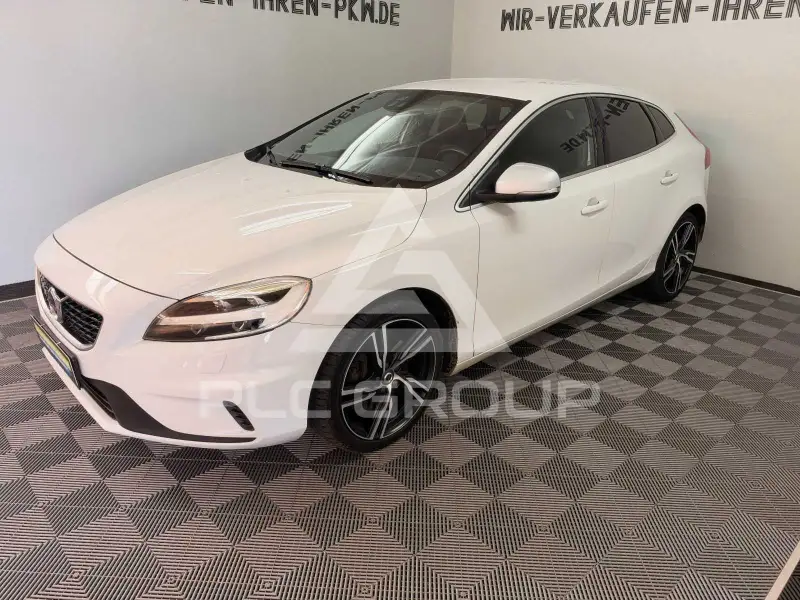 2017 Volvo V40