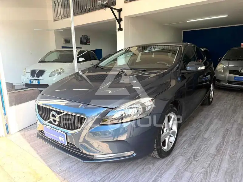 2017 Volvo V40