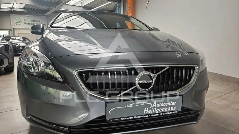 2017 Volvo V40