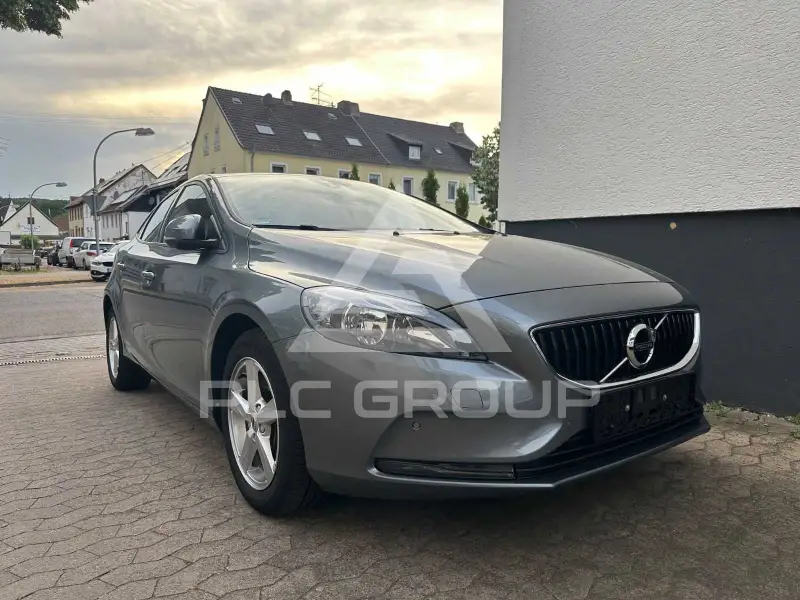 2017 Volvo V40