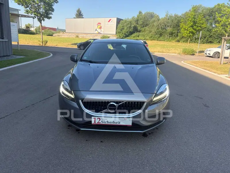 2017 Volvo V40