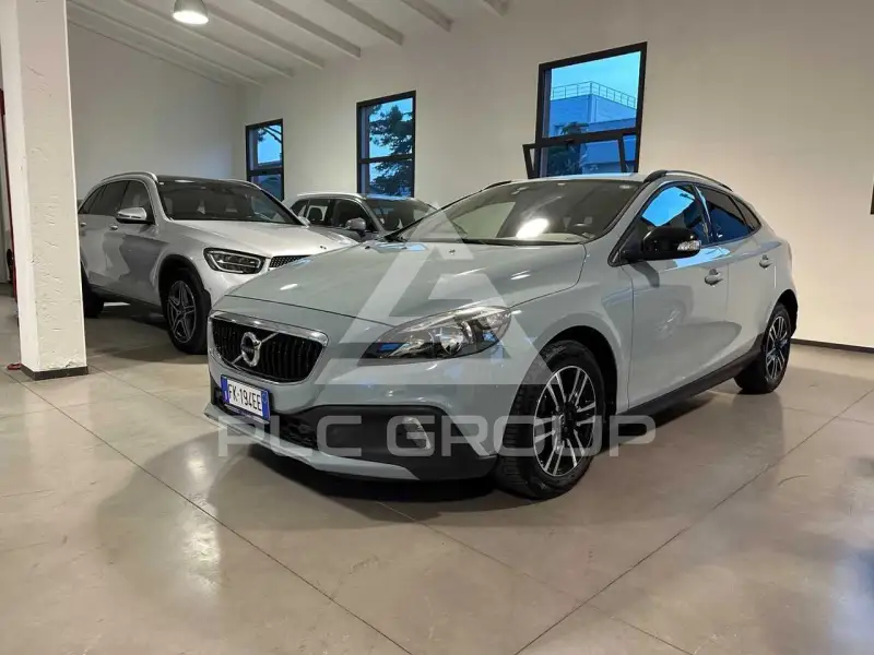 2017 Volvo V40