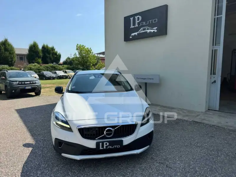2017 Volvo V40