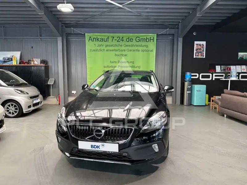2017 Volvo V40
