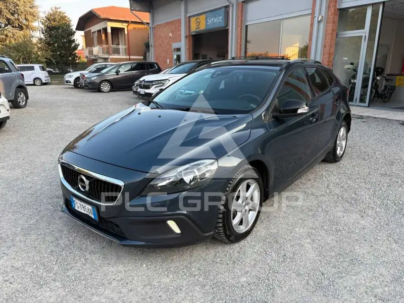2017 Volvo V40