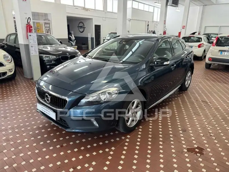 2017 Volvo V40