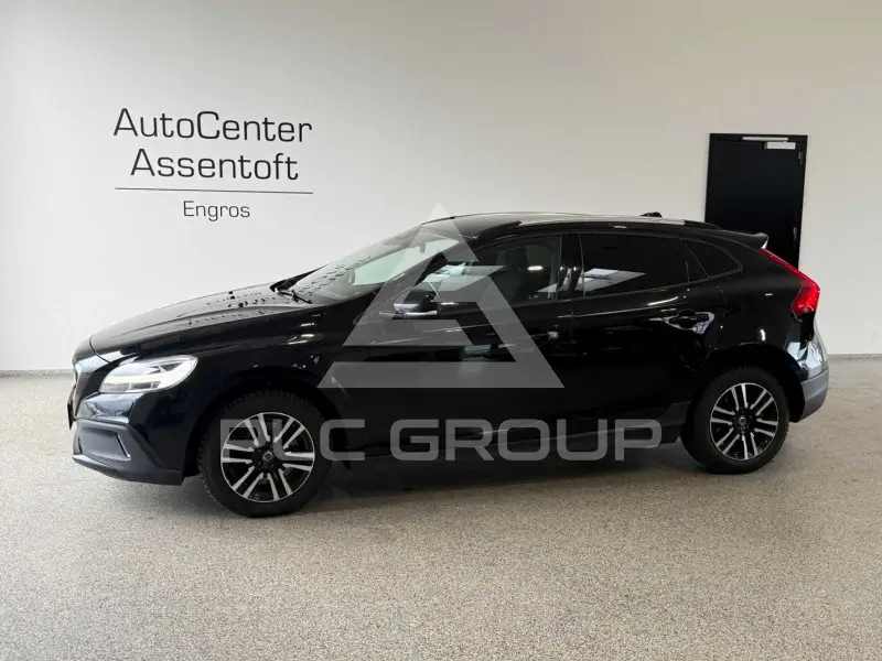 2017 Volvo V40