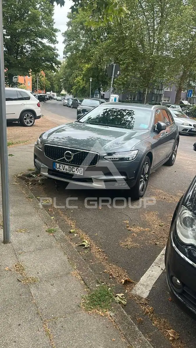 2017 Volvo V90