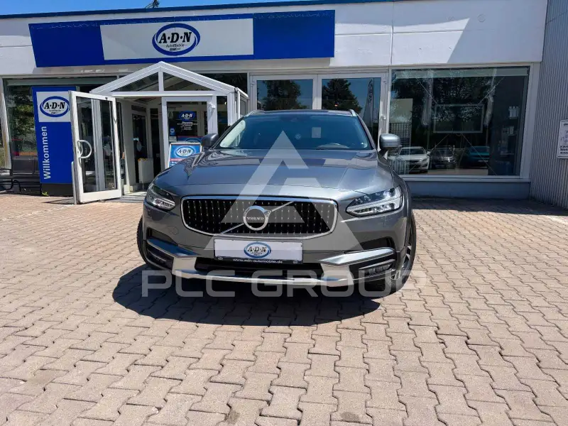 2017 Volvo V90